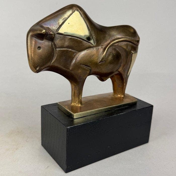 Robert Dyrcz - The bull - bronze, Antiek en Kunst, Kunst | Designobjecten