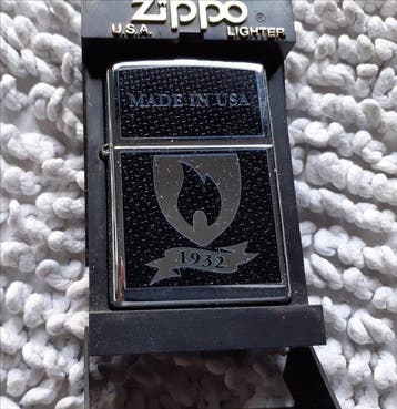 Zippo - L 04 Zippo 1932 Design uit 2004, uitgebracht op een, Nieuw