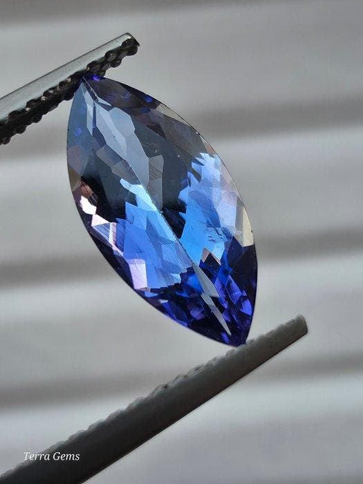 1 pcs Blauw, Paars Tanzaniet - 2.07 ct - Antwerp Laboratory, Bijoux, Sacs & Beauté, Pierres précieuses