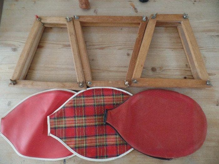 6 oude houten tennisrackets - 1 gesigneerd Lew Hoad -, Verzamelen, Overige Verzamelen