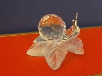 Swarovski - Figurine - Snail on leaf - 196501 - Box +