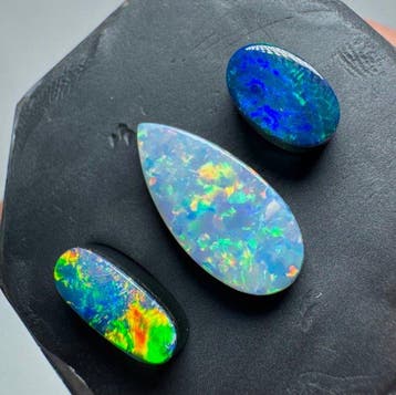 Opale Cabochon - Hauteur : 17 mm - Largeur : 8 mm- 1.46 g -, Collections