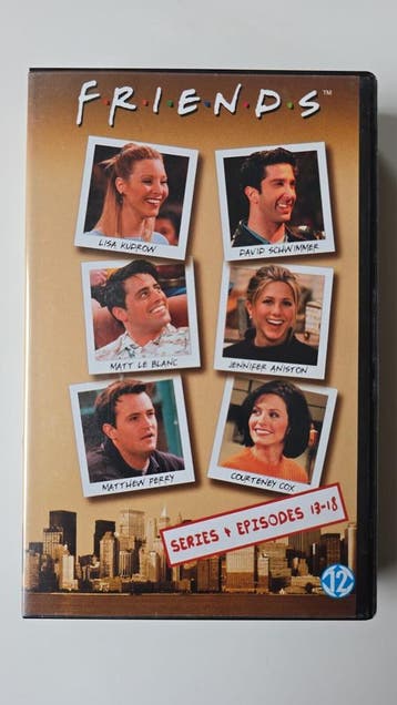 FRIENDS SERIES 4 EPISODES 13 - 18 (VHS), Gebruikt