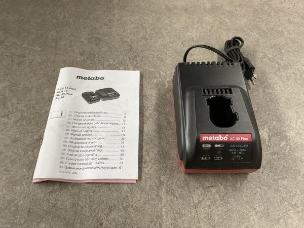 Veiling - Metabo AC 30 Plus acculader, Doe-het-zelf en Bouw, Gereedschap | Overige machines