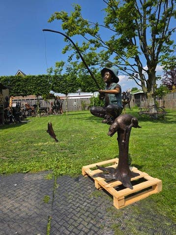 Beeld, XXL Bronze Fisher Boy with Dog - 70 cm - Brons - 2025