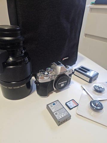 Olympus OM-D E-M10 Mark IV + Reflex Canon 500mm F8 (With, Nieuw