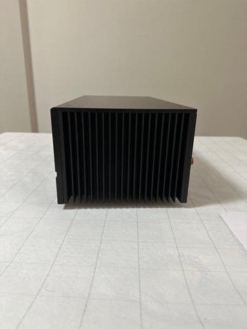 Linear Acoustic - LA 120 Solid state eindversterker, Nieuw