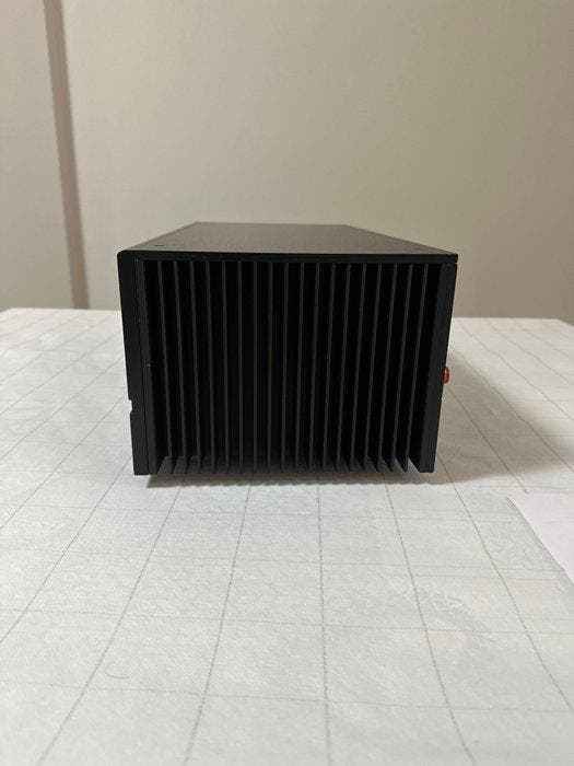 Linear Acoustic - LA 120 Solid state eindversterker, Audio, Tv en Foto, Radio's