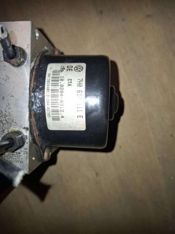 ABS POMP VOLKSWAGEN TRANSPORTER T5 7H0 614 111 E KAST 14E, Auto-onderdelen, Ophalen of Verzenden, Gebruikt, Volkswagen