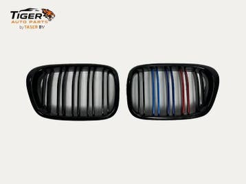 BMW E39 grillen set M-kleuren 1996-2000, Auto-onderdelen, Nieuw, Voor, BMW, Motorkap