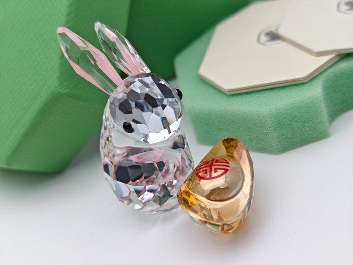 Swarovski - Figuur - Asian Symbols Rabbit 5634031 - Boxed -, Antiek en Kunst, Curiosa en Brocante
