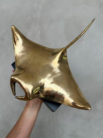 Sculpture, NO RESERVE PRICE - Polished Bronze Manta Ray