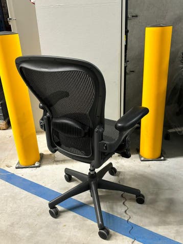 Refurbished Herman Miller Aeron C, inclusief lumbar support, Verzenden, Zwart, Zo goed als nieuw, Bureaustoel
