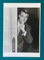 Bettman/Corbis - Cary Grant, un doight sur la bouche, le 26, Nieuw
