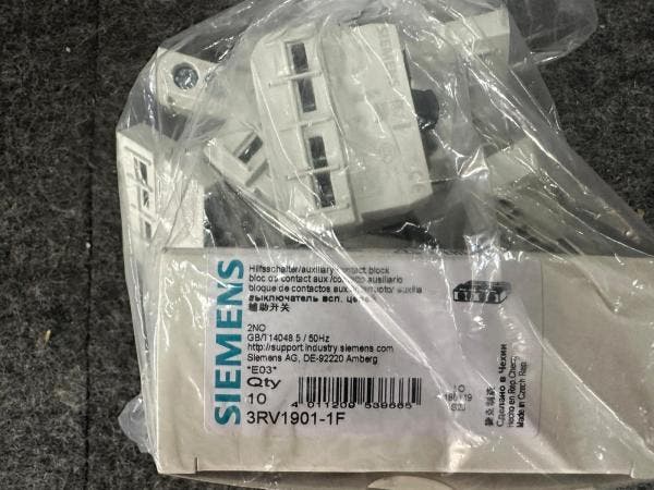 Veiling - Siemens 3RV1901-1F hulpcontactblok, Zakelijke goederen, Machines en Bouw | Industrie en Techniek