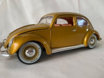 Bburago, Solido, Welly 1:18 - Modelauto (5) - VW Beetle, Hobby en Vrije tijd, Nieuw