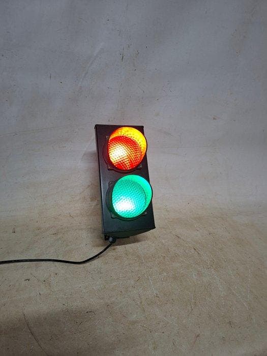 Feu de signalisation - ok - Feu de signalisation rouge/vert, Antiquités & Art, Antiquités | Assiettes décoratives & Carrelages