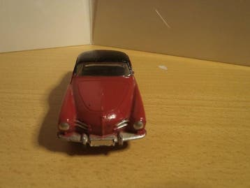 Dinky Toys 1:43 - Voiture miniature - Berline