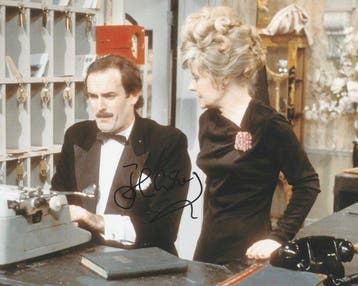 Fawlty Towers - Signed by John Cleese (Basil Fawlty), Nieuw