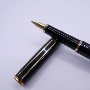 Pilot - Pilot Fountain Pen Black Gold Trim 14K-585 Gold Nib, Nieuw