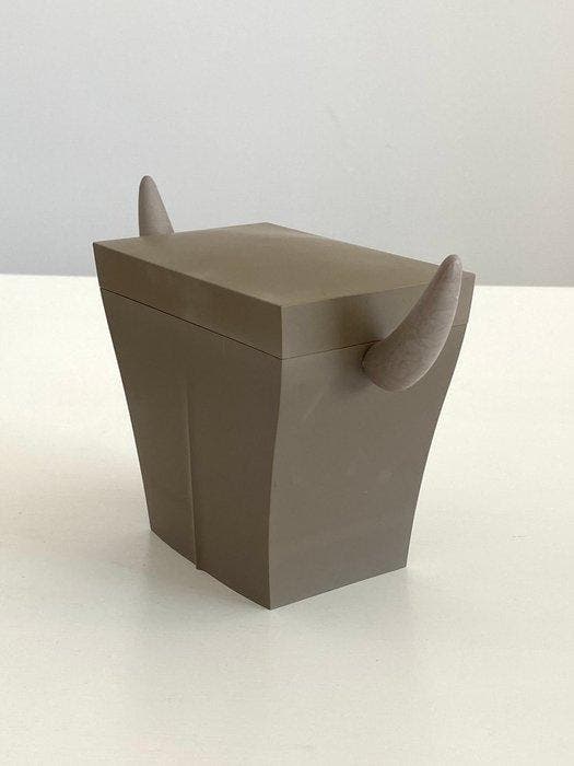 Philippe Starck - Kaasrasp - Mister Meumeu PS02 - Hars -, Antiquités & Art, Antiquités | Meubles | Chaises & Canapés