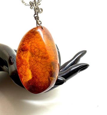 Collier avec pendentif en ambre baltiques naturel 23,6 -
