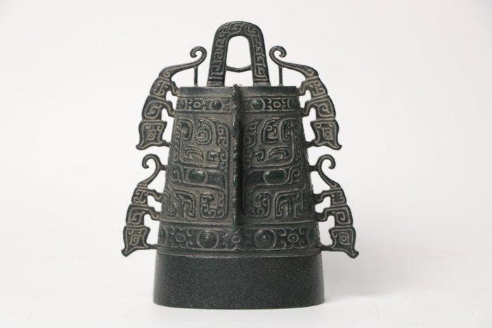 Archaïsche stijl gegoten bronzen rituele bel Tiger Bo door, Antiquités & Art, Antiquités | Autres Antiquités