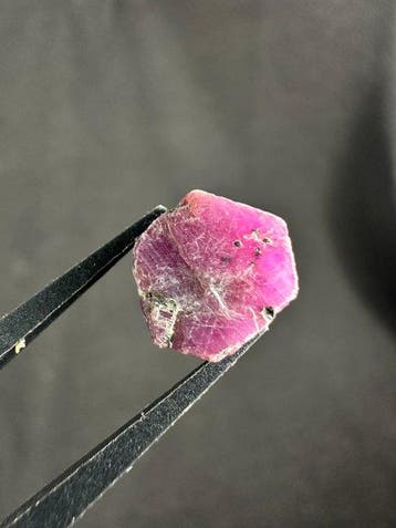 de Mysore-robijn - rood korundkristal uit India Kristal -