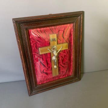 Crucifix - Kader bol glas - Hout, metaal, verlours, glas -