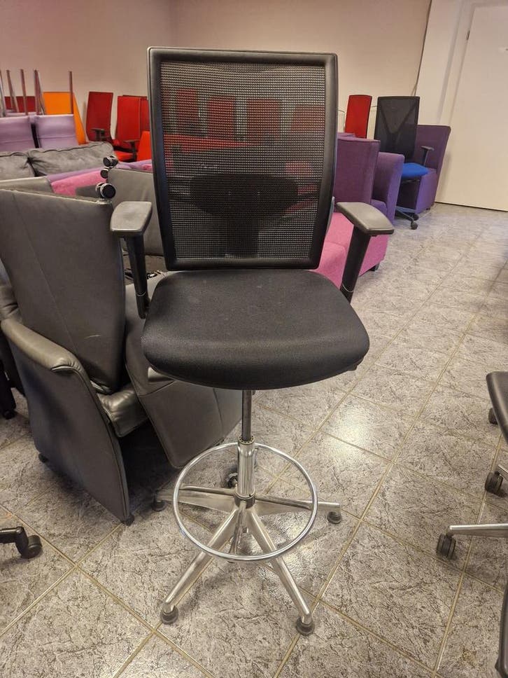 Hoge werkstoel met vaste poten gebruikt, Articles professionnels, Aménagement de Bureau & Magasin | Mobilier de bureau & Aménagement