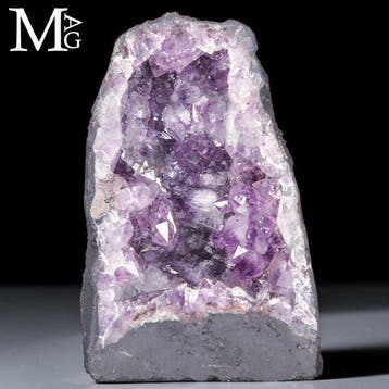 Prachtige Braziliaanse amethistgeode - Kathedraalhabitus -