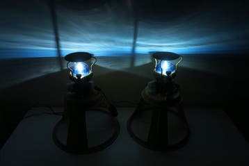 Lamp - Glas, Staal - Twee luchthavenbakenlichten