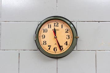 Wandklok - Seikosha CO. LTD Seiko - Staal, Bakeliet,, Antiek en Kunst
