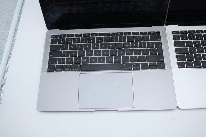 Rare find: Lot of 2 Apple MacBook Air 13 Retina (2018) |, Games en Spelcomputers, Spelcomputers | Overige Accessoires