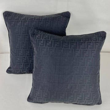 Fendi Casa - Nouveau ensemble de deux - Coussin, Antiquités & Art, Tapis & Textile