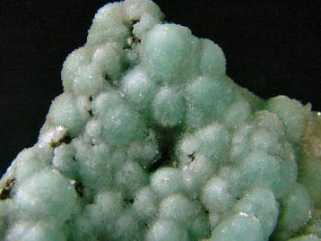 CW1635 Glanzende blauwe emimorfiet met calciet Kristallen op