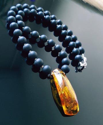 Amber Zeer zeldzame natuurlijke Baltische barnsteen ketting, Antiek en Kunst