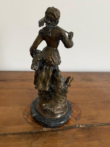 Beeld, jeune fâneuse - 28 cm - Brons, Messing, Antiek en Kunst