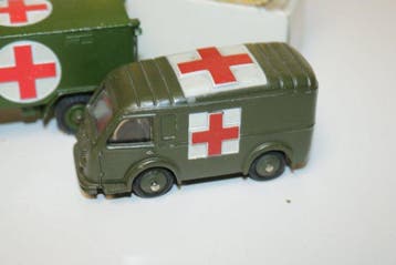 Dinky Toys 1:43 - Modelauto (3) - Dinky Toys 80F Renault, Nieuw