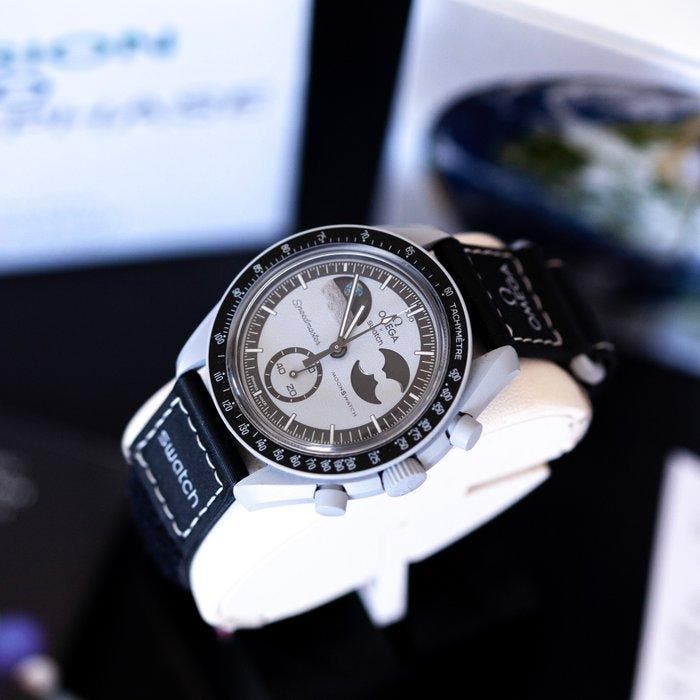 Omega x Swatch - MoonSwatch. Mission to Earthphase - Sans, Handtassen en Accessoires, Horloges | Heren