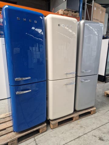 Nieuwe Smeg combi koelkast, Elektronische apparatuur, 200 liter of meer, 60 cm of meer, Nieuw, Energieklasse A of zuiniger