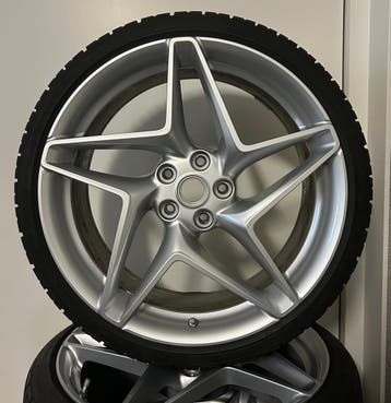 Ferrari F8 Tributo 20 inch Velgen + Banden, Gebruikt, Banden en Velgen, 235 mm, Personenwagen