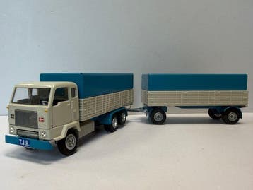 Tekno - Model vrachtwagen (2) - 425 - Volvo FB88 mit 452 -, Nieuw