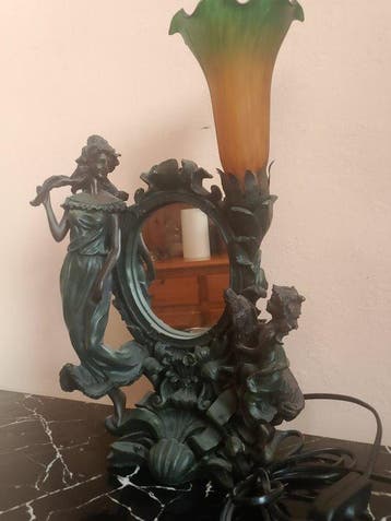 Statue, Tiffany lamp - 60 cm - Fer forgé, Bronze patiné, Antiek en Kunst, Curiosa en Brocante