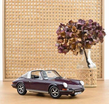 Norev 1:18 - Modelauto - Porsche 911 E targa - 1971, Nieuw