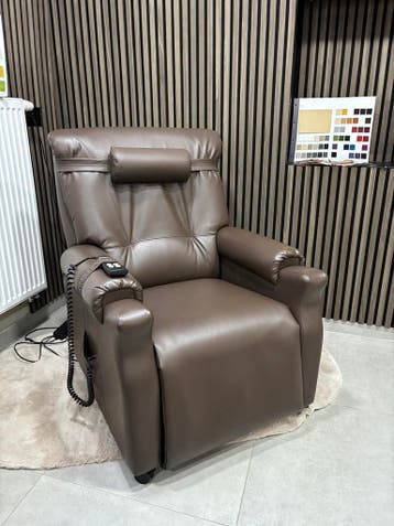 ELEKTRISCHE RELAXZETEL REVILAX MET 3 MOTOR GRATIS LEVERING!, Huis en Inrichting, Verzenden, Zo goed als nieuw, Relaxzetel relaxfauteuil relax zetel fauteuil relaxstoel zetel