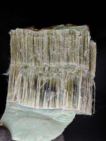 Chrysotile & Serpendine Groupe de cristal - Hauteur : 10 cm