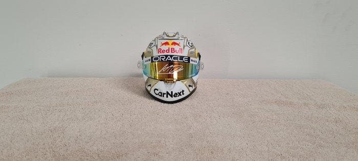 Max Verstappen - 2022 - Scale 1/2 helmet, Verzamelen, Automerken, Motoren en Formule 1