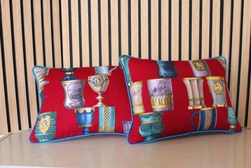 Kussens met vintage stof Boheemse glazen burgundy Fornasetti