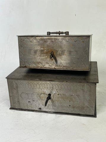 Brandkast (2) - Smeedijzer - vintage geldkisten